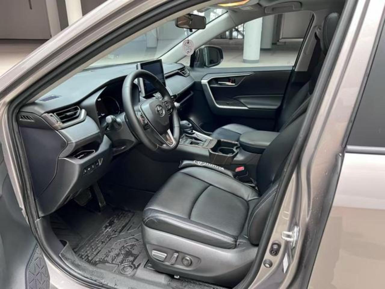 TOYOTA RAV4 2021
