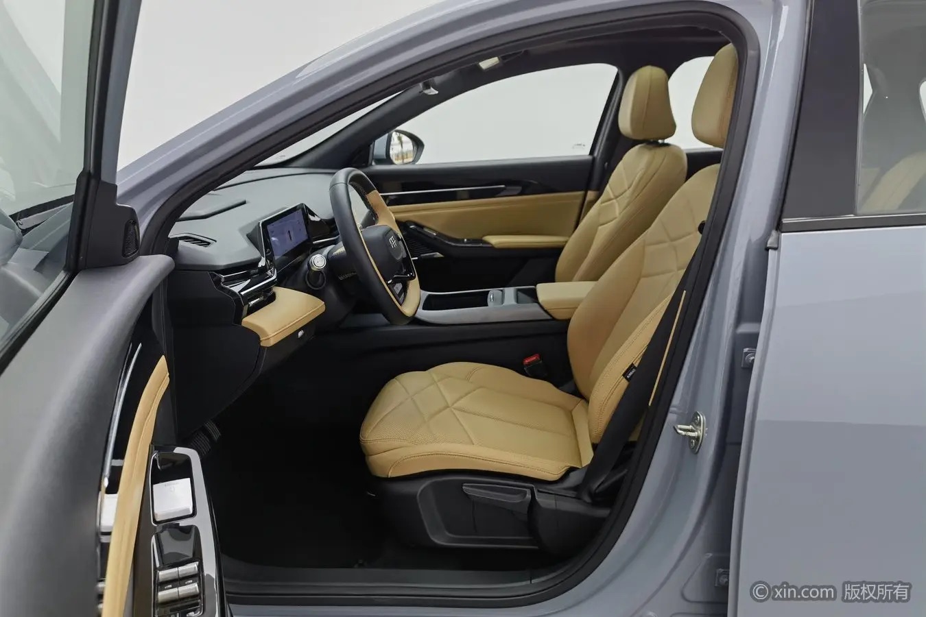 Geely L6 2023