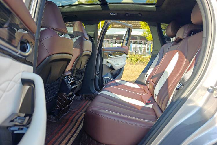 Geely Monjaro 2021
