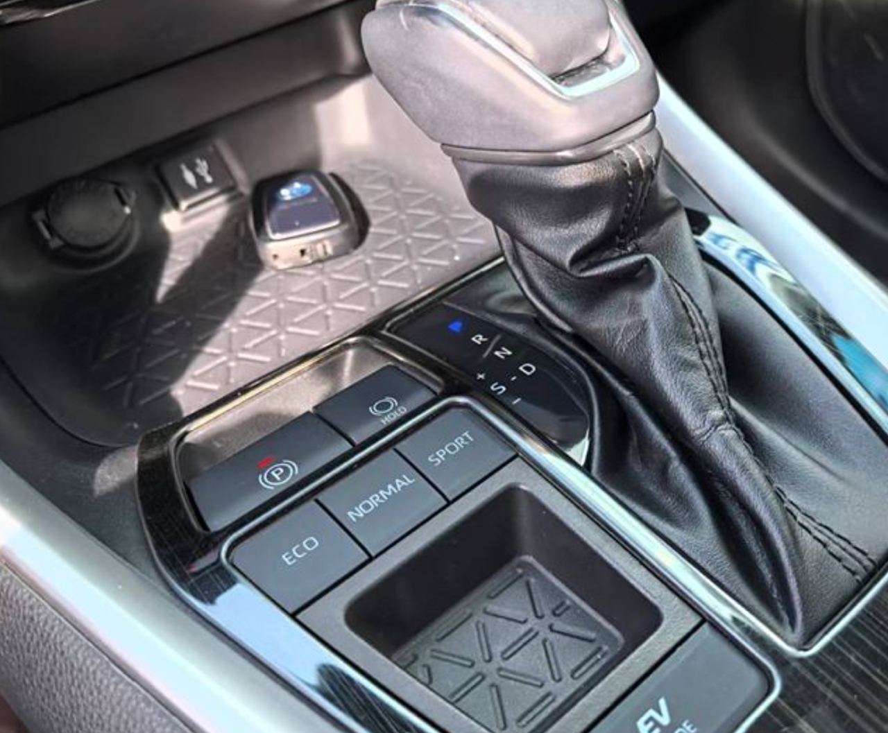 TOYOTA RAV4 2022