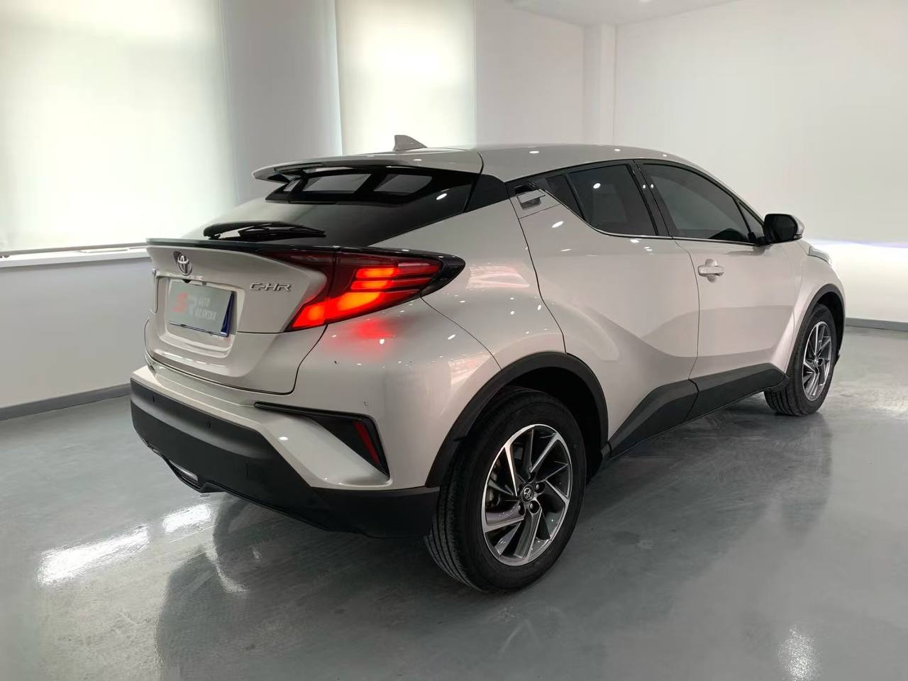 TOYOTA C-HR 2021