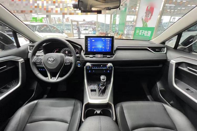 TOYOTA RAV4 2021