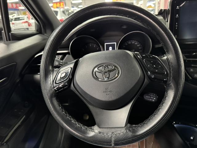 TOYOTA C-HR 2021