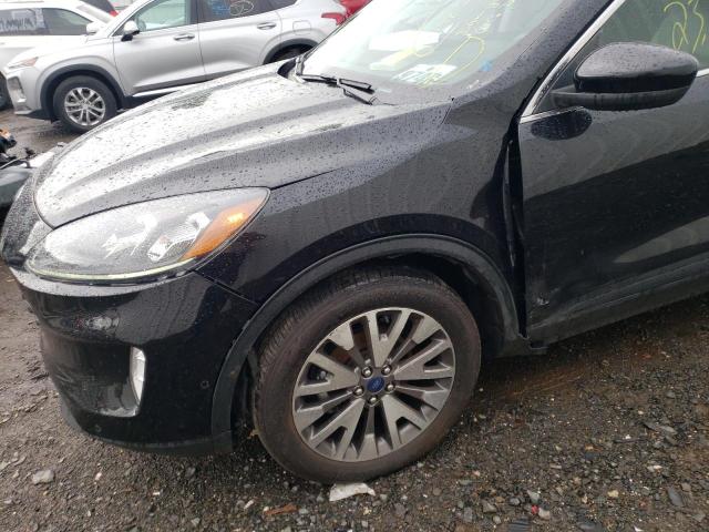 FORD ESCAPE TITANIUM 2021
