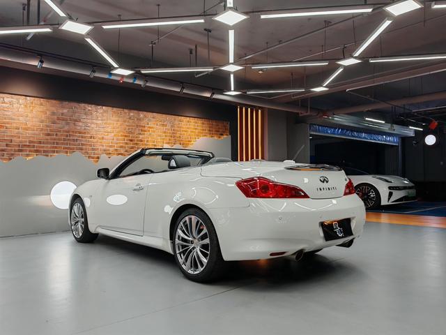 INFINITI G37 2010