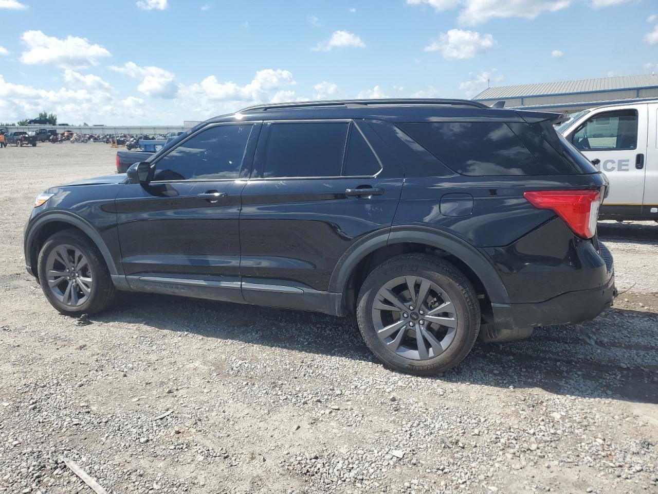 FORD EXPLORER XLT 2023