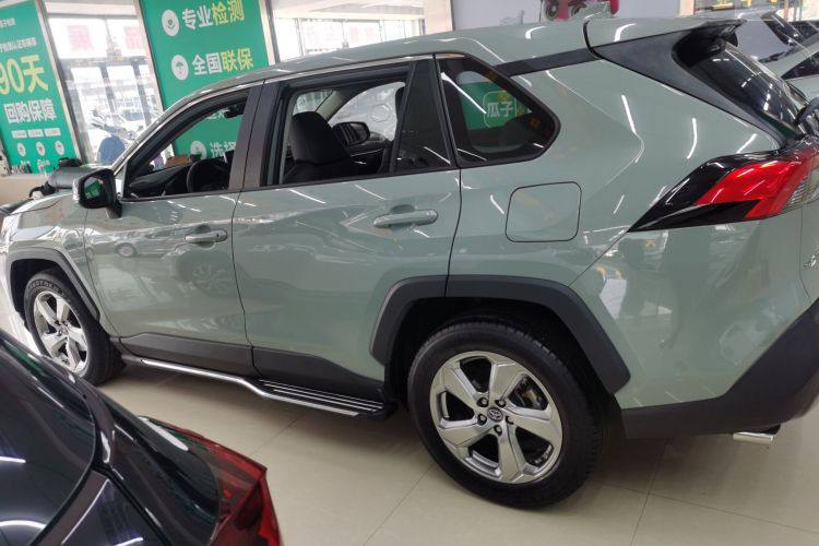 TOYOTA RAV4 2021