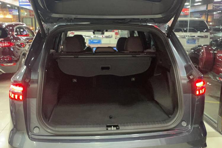 Geely Monjaro 2021