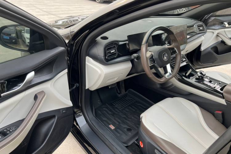 BYD Qin PLUS Champion Edition DM-i 55KM Leading Model 2023