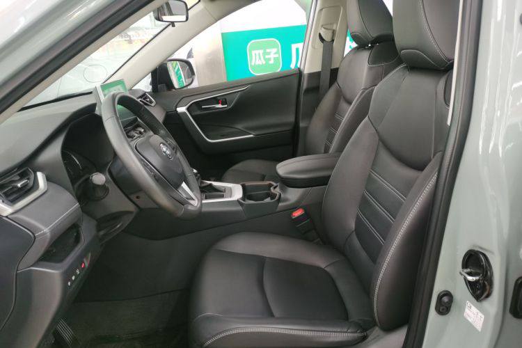 TOYOTA RAV4 2021