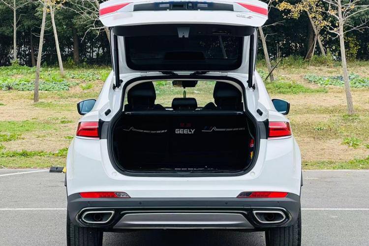 Geely Tugella 2021