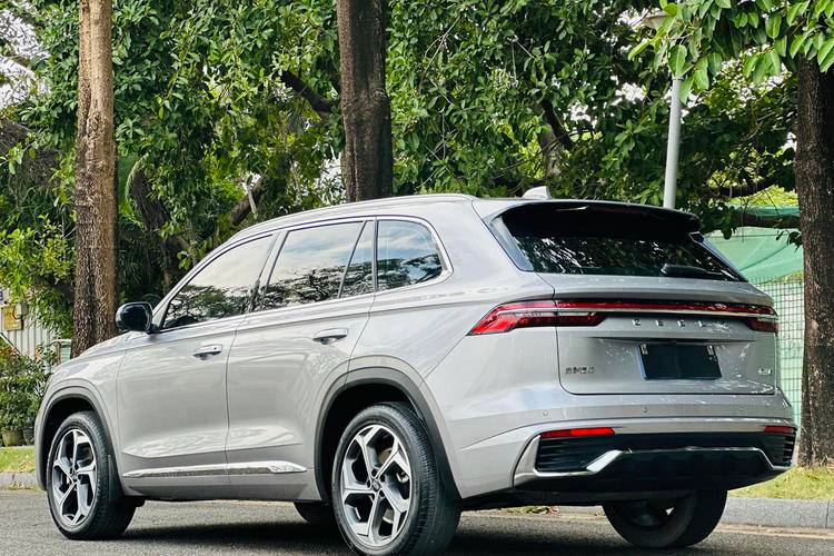 Geely Monjaro 2021