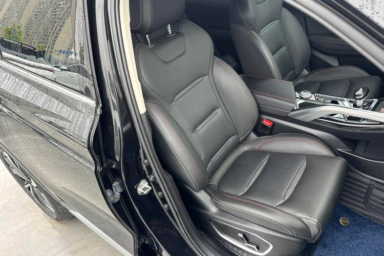 Geely Tugella 2021