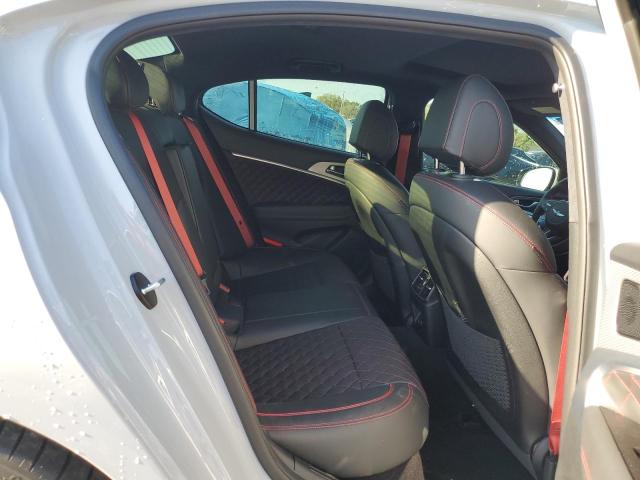 GENESIS G70 BASE 2022