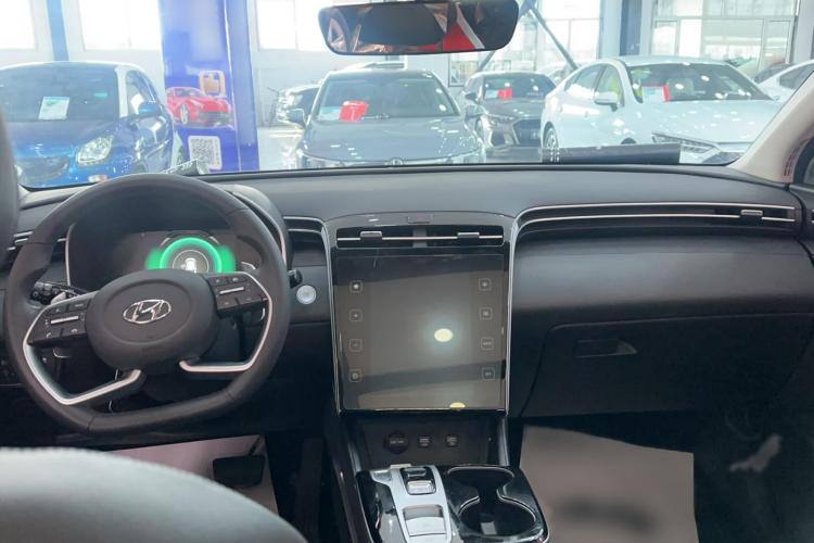 HYUNDAI TUCSON L 2021