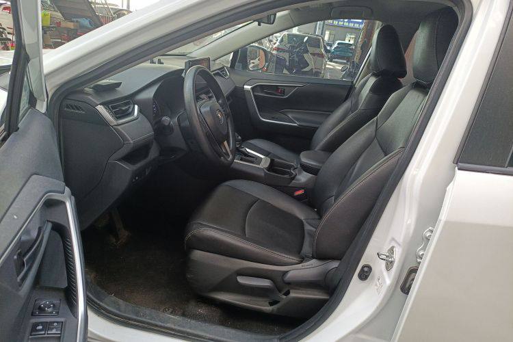 TOYOTA RAV4 2021