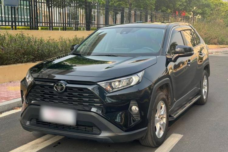 TOYOTA RAV4 2021