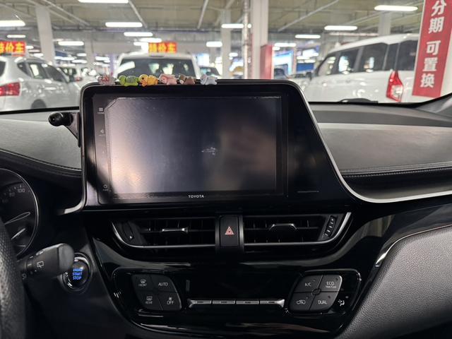 TOYOTA C-HR 2021