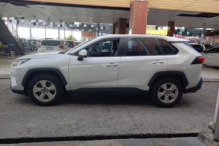 TOYOTA RAV4 2021