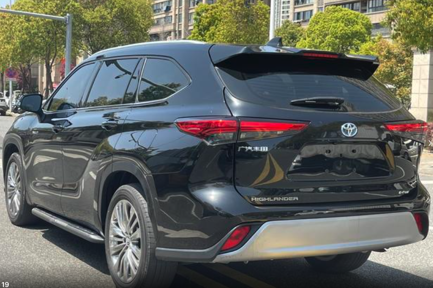 TOYOTA HIGHLANDER HYBRID Luxury Edition 2022