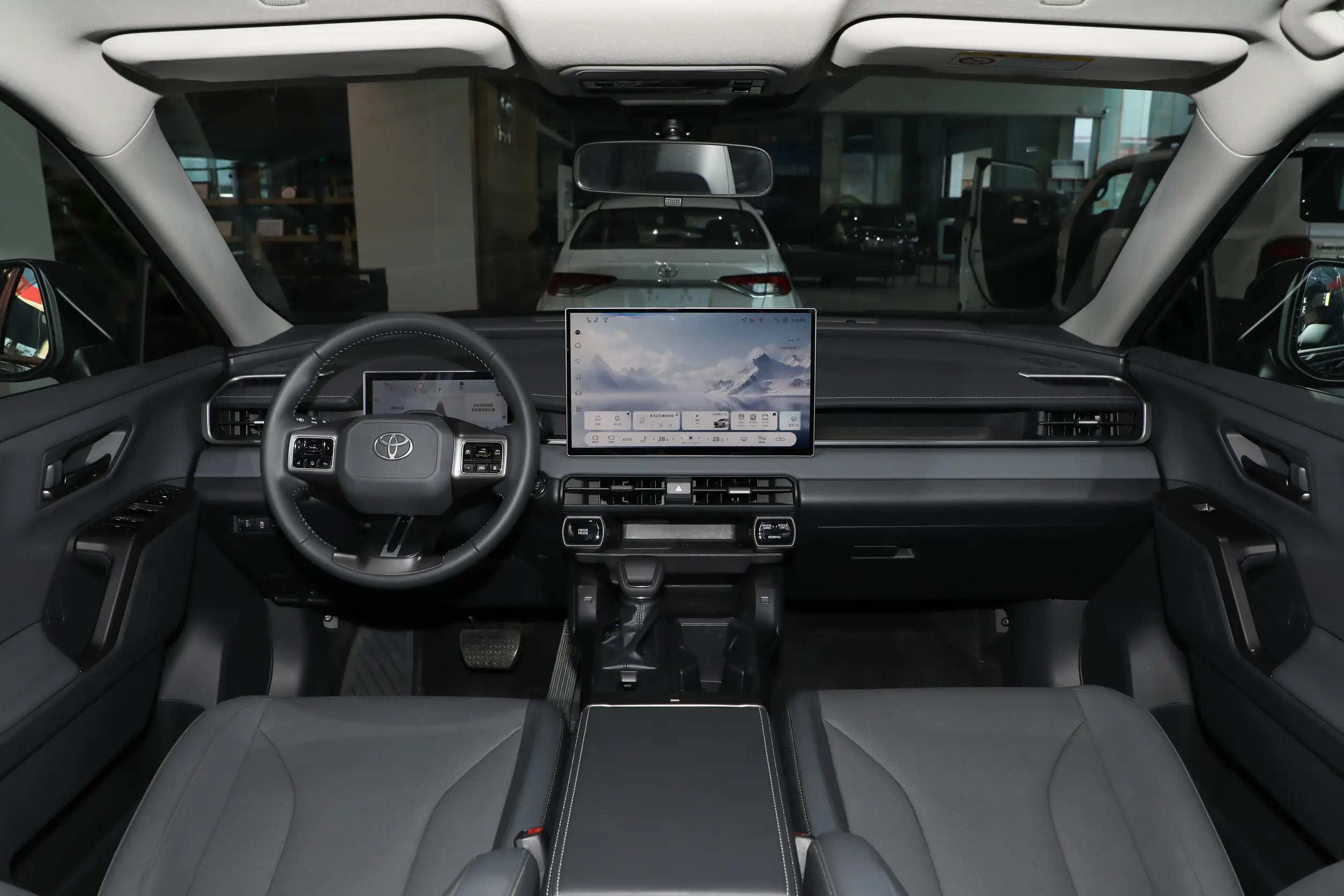 TOYOTA RAV4 2026