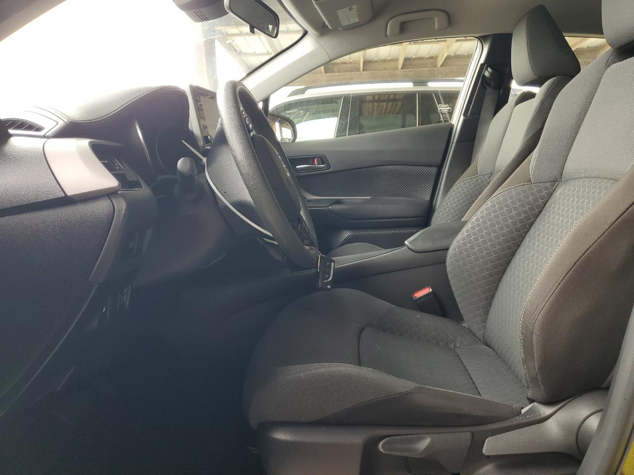 TOYOTA C-HR XLE 2021
