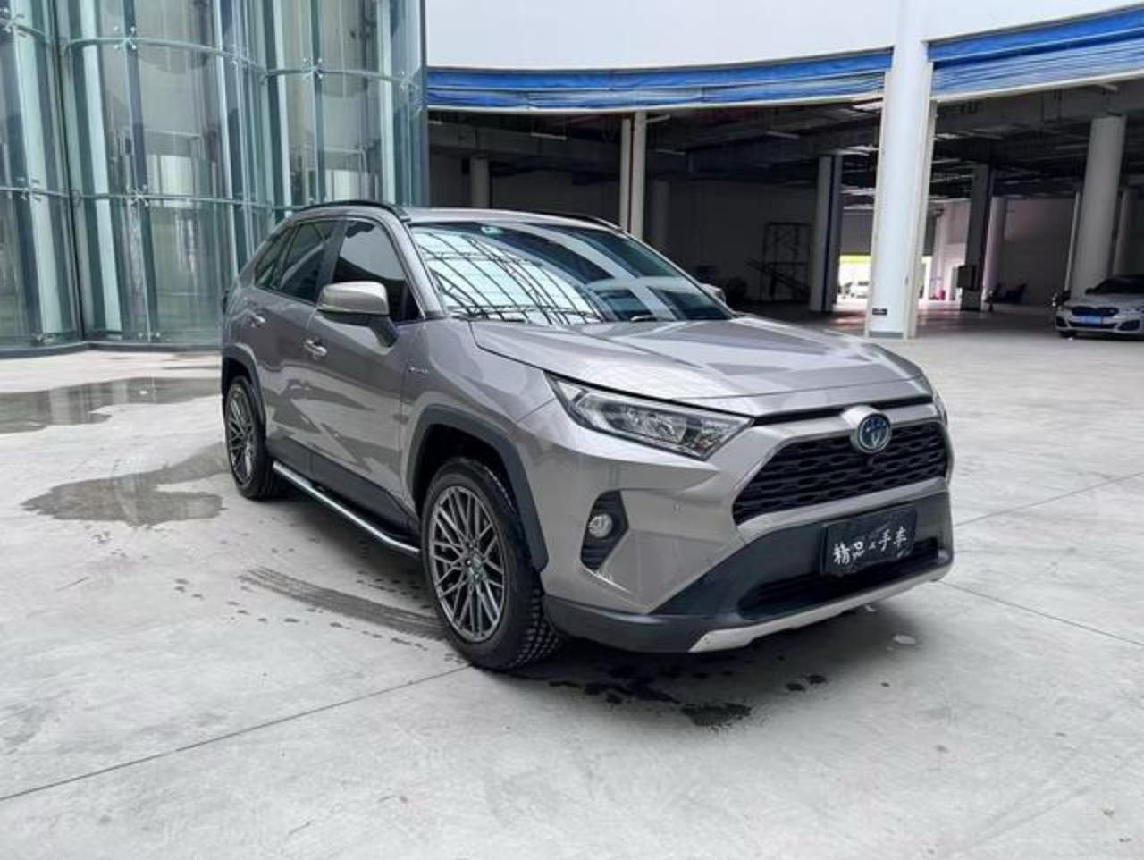 TOYOTA RAV4 2021