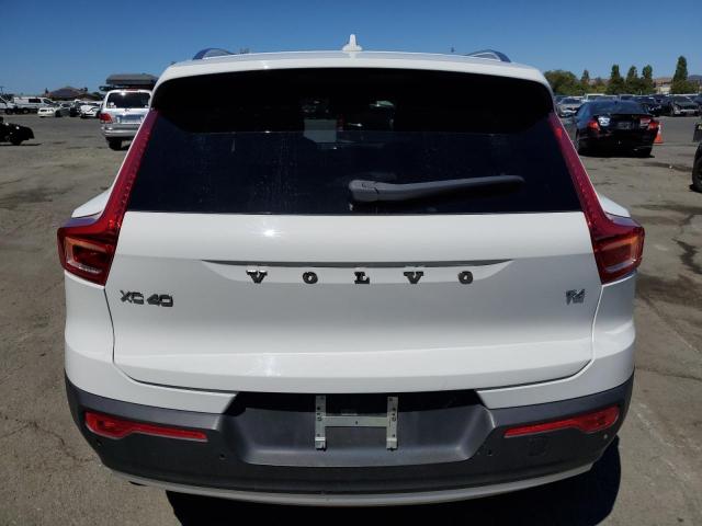 VOLVO XC40 T4 MOMENTUM 2018