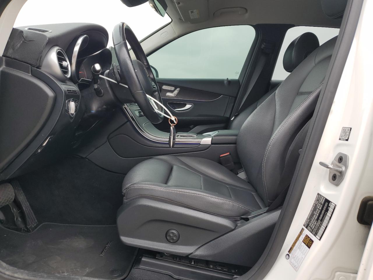 MERCEDES-BENZ GLC 300 2022