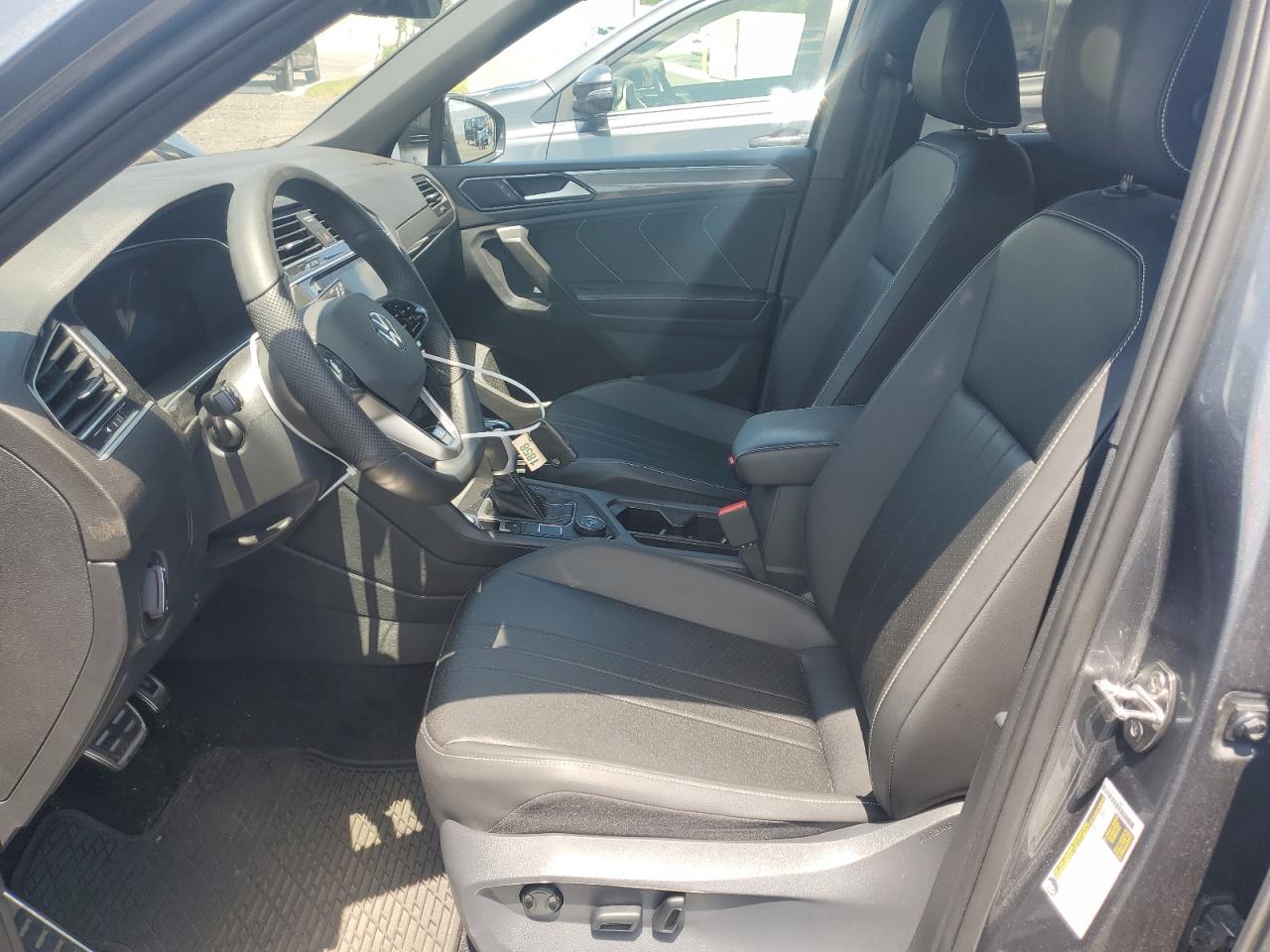 VOLKSWAGEN TIGUAN SE R-LINE BLACK 2024