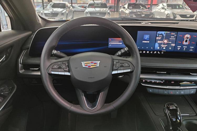 CADILLAC XT4 2024