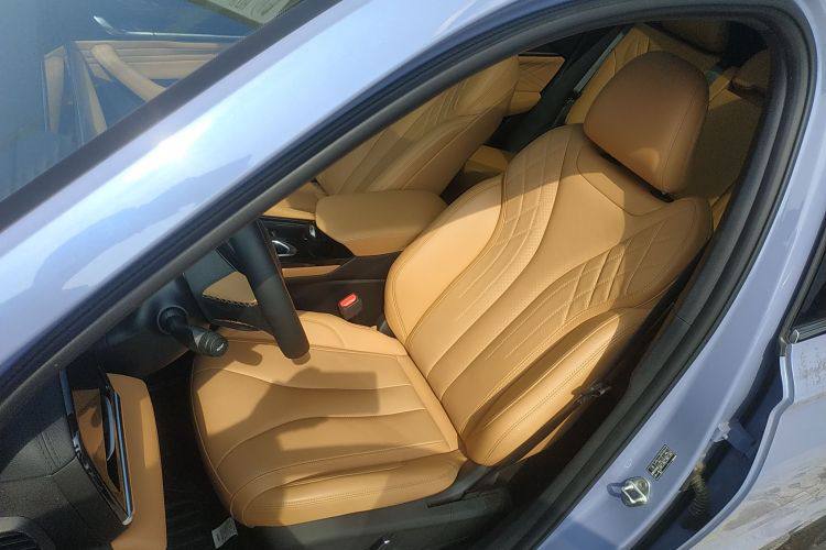 Geely Xingyue 2022