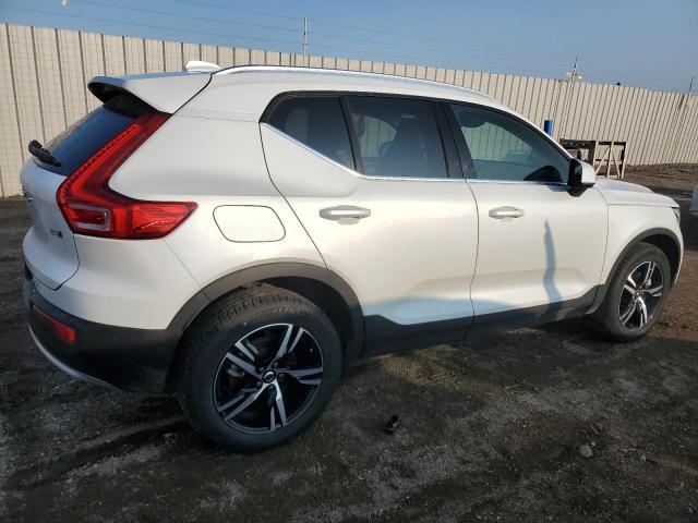 VOLVO XC40 PLUS 2023