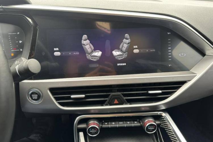 Geely Tugella 2021