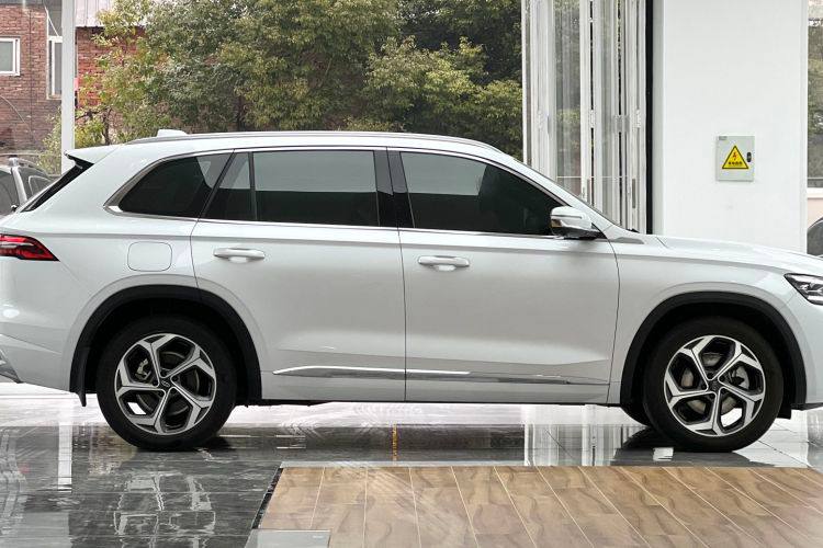 Geely Monjaro 2021