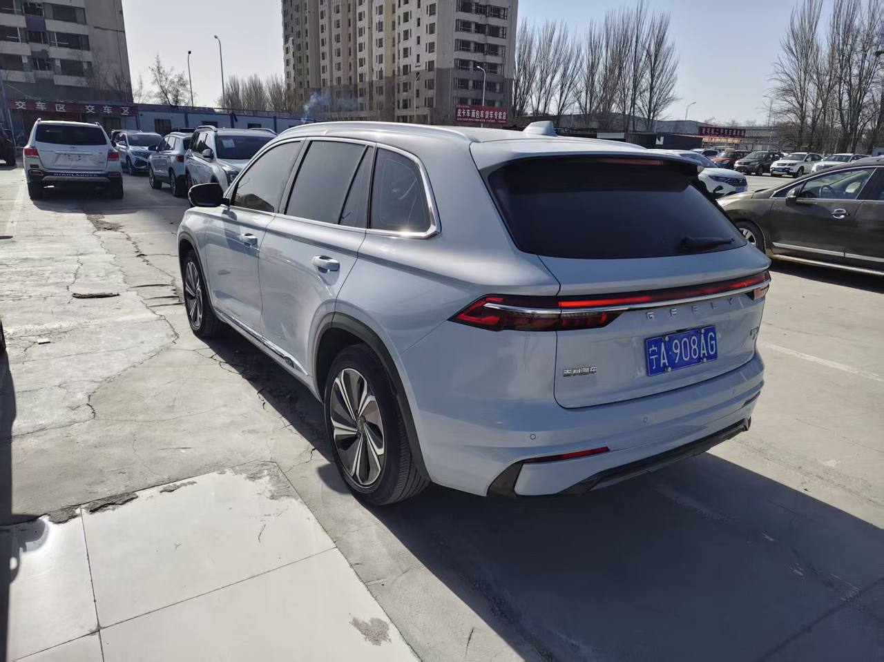 Geely Monjaro HI-F 2022