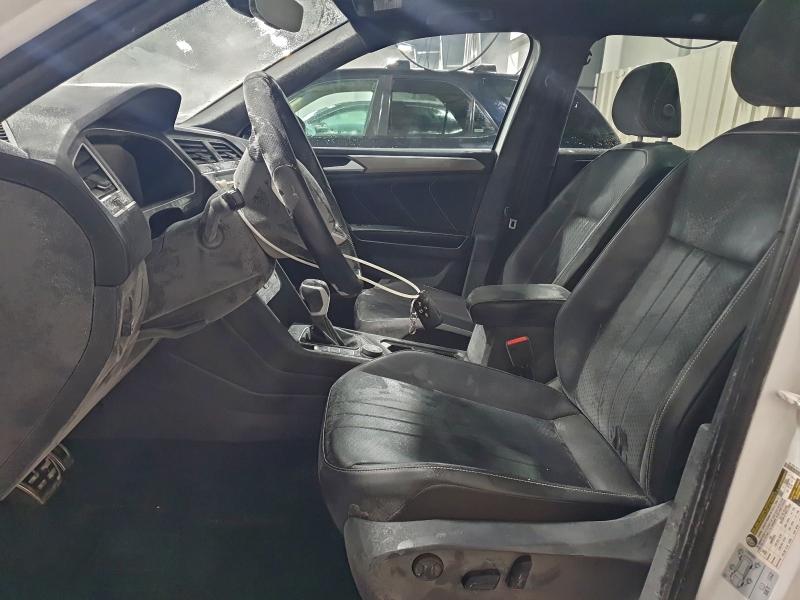 VOLKSWAGEN TIGUAN SE R-LINE BLACK 2021