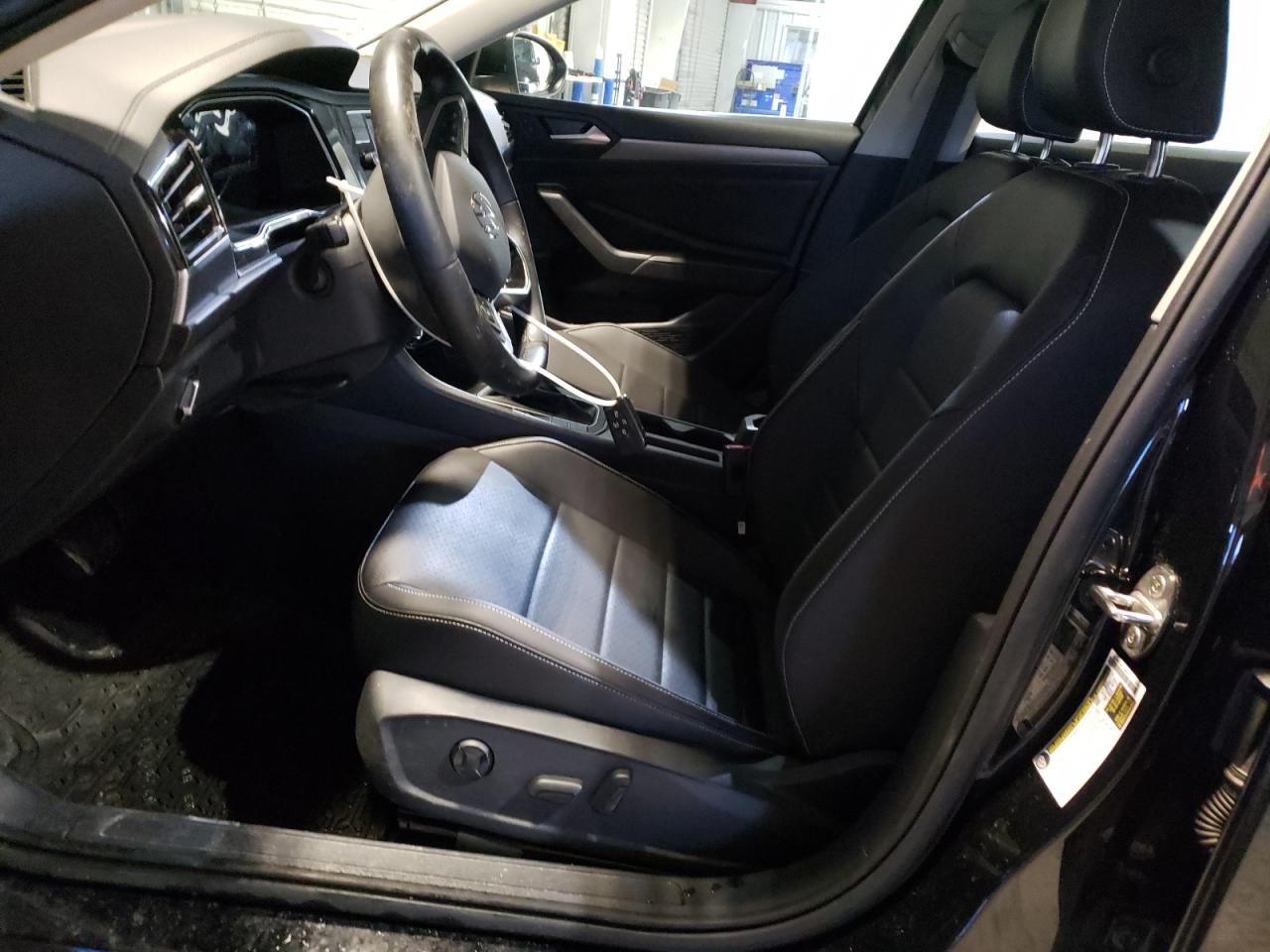 VOLKSWAGEN JETTA SE 2023