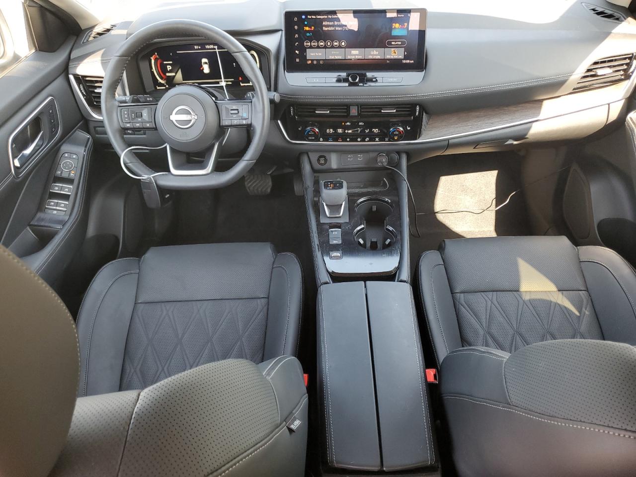 NISSAN ROGUE PLATINUM 2024