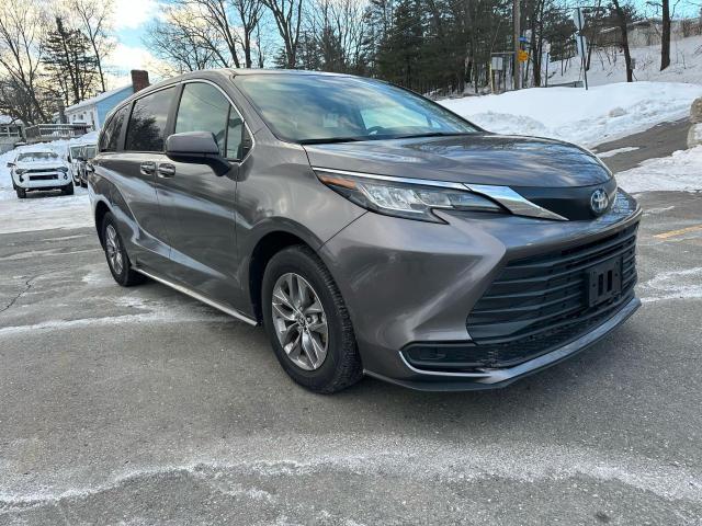 TOYOTA SIENNA LE 2023