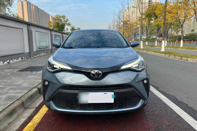 TOYOTA C-HR Deluxe Edition 2021