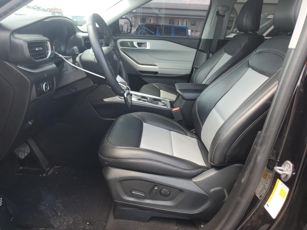 FORD EXPLORER XLT 2023