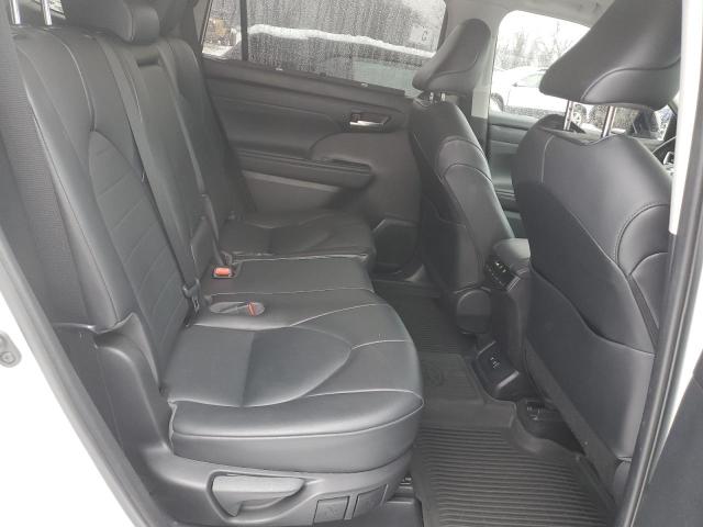 TOYOTA HIGHLANDER XLE 2021