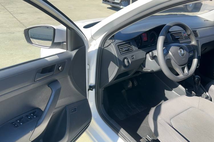 VOLKSWAGEN SANTANA 2021