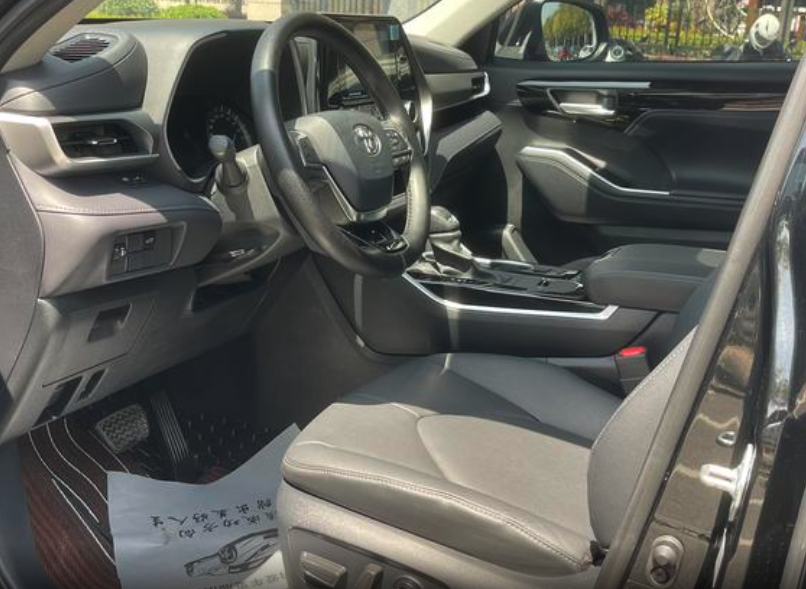 TOYOTA HIGHLANDER HYBRID Luxury Edition 2022