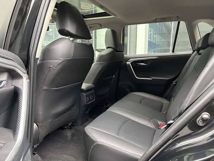 TOYOTA RAV4 2021