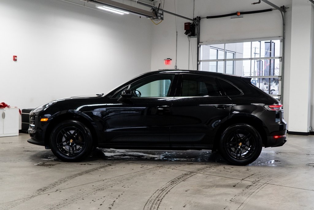 Porsche Macan Black edit 2020