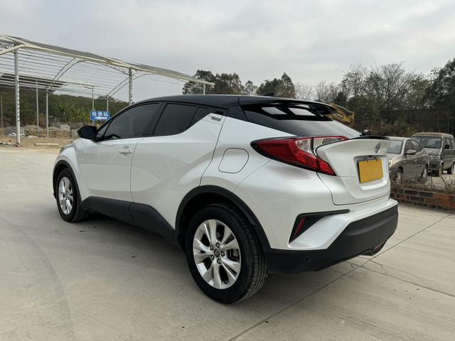 TOYOTA C-HR 2021
