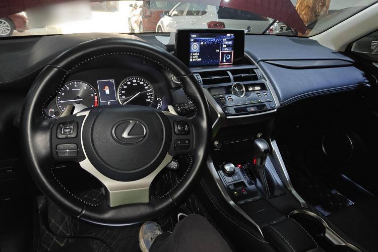 LEXUS NX 200 2020