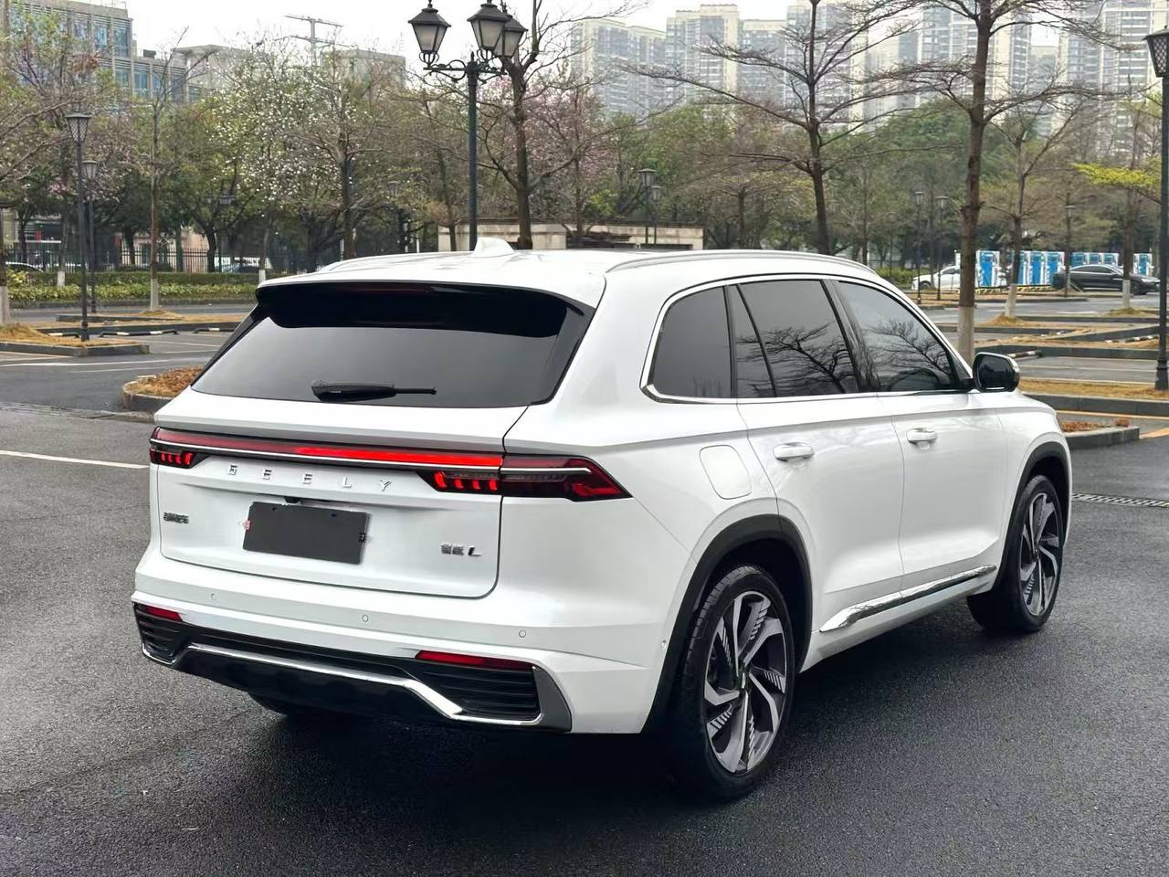 Geely Monjaro 2021